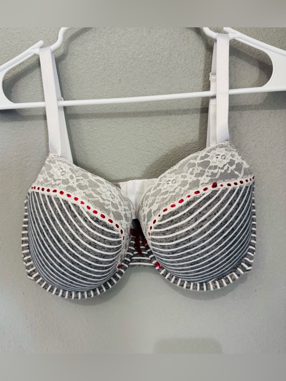 Body Embrace Striped Lace Trim Bra with Red Accent